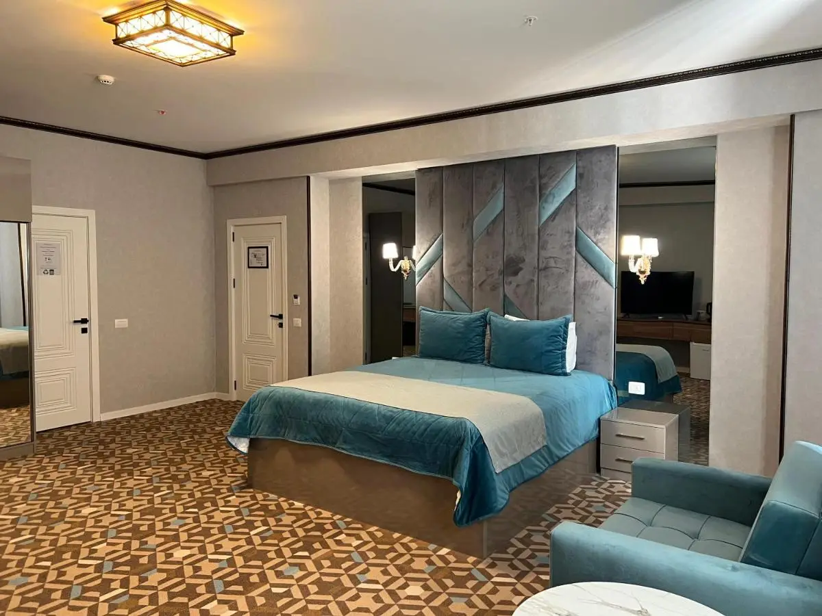 Alison Boulevard Hotel