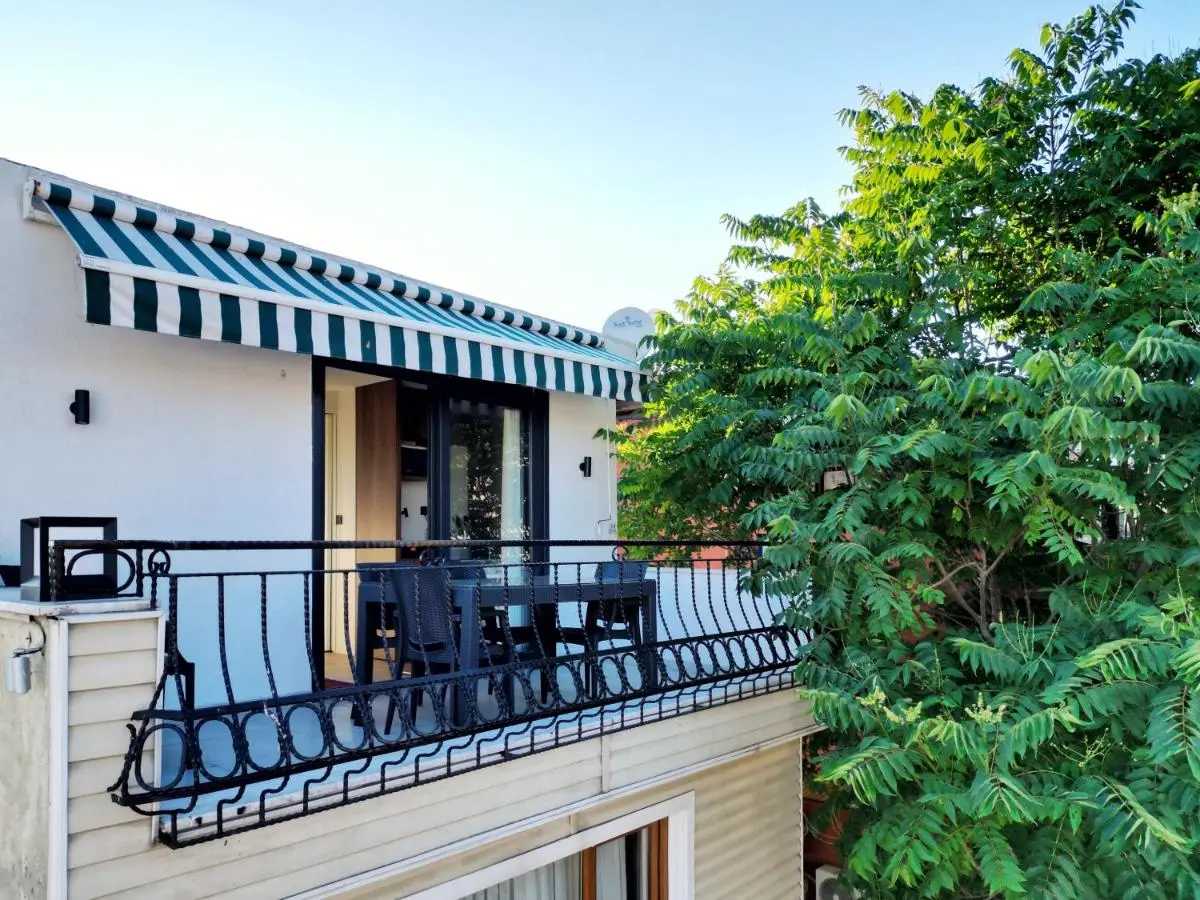 Sultan Pier Hotel
