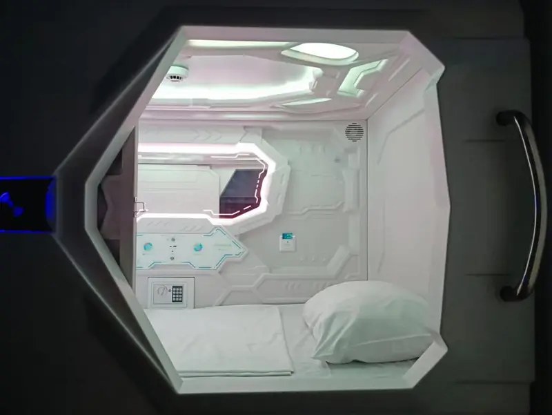 Capsule Hotel Happy lounge