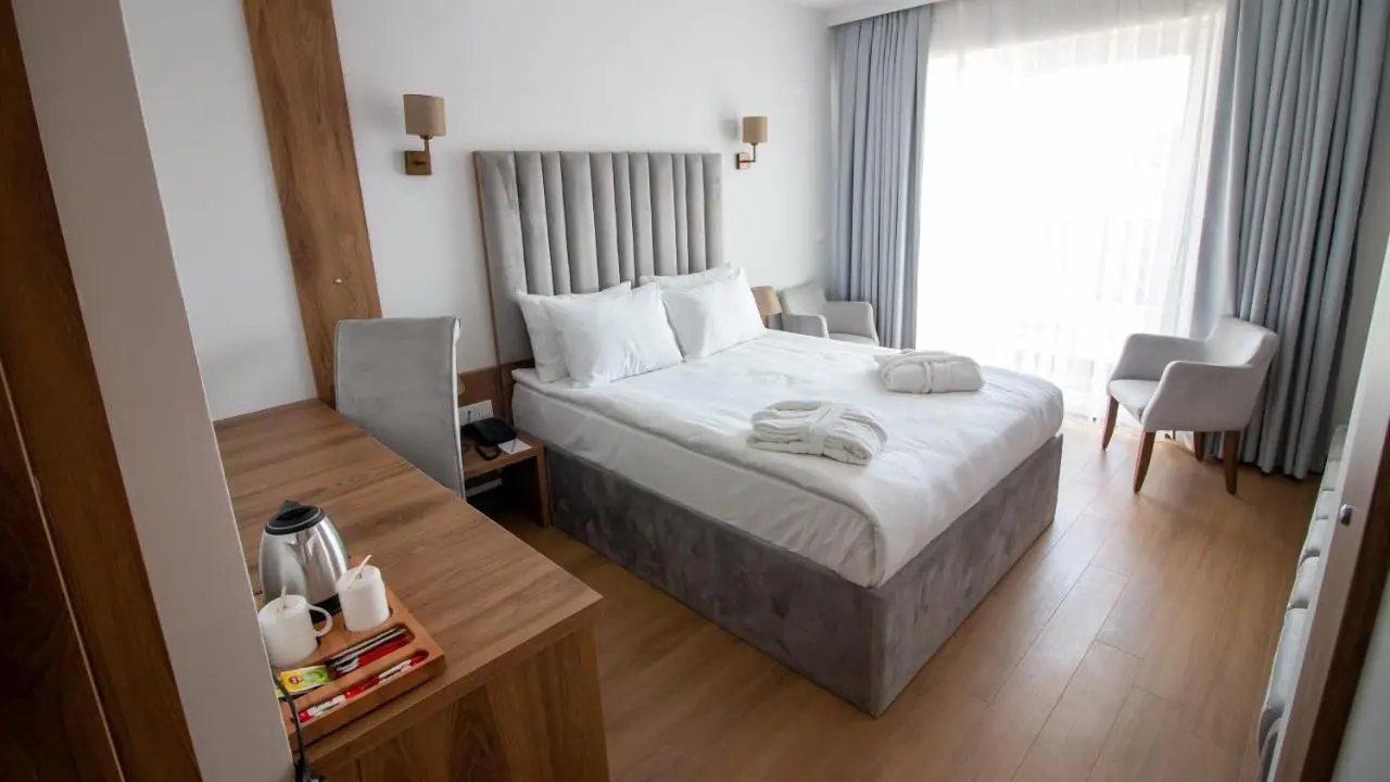 Business Life Hotel Güneşli