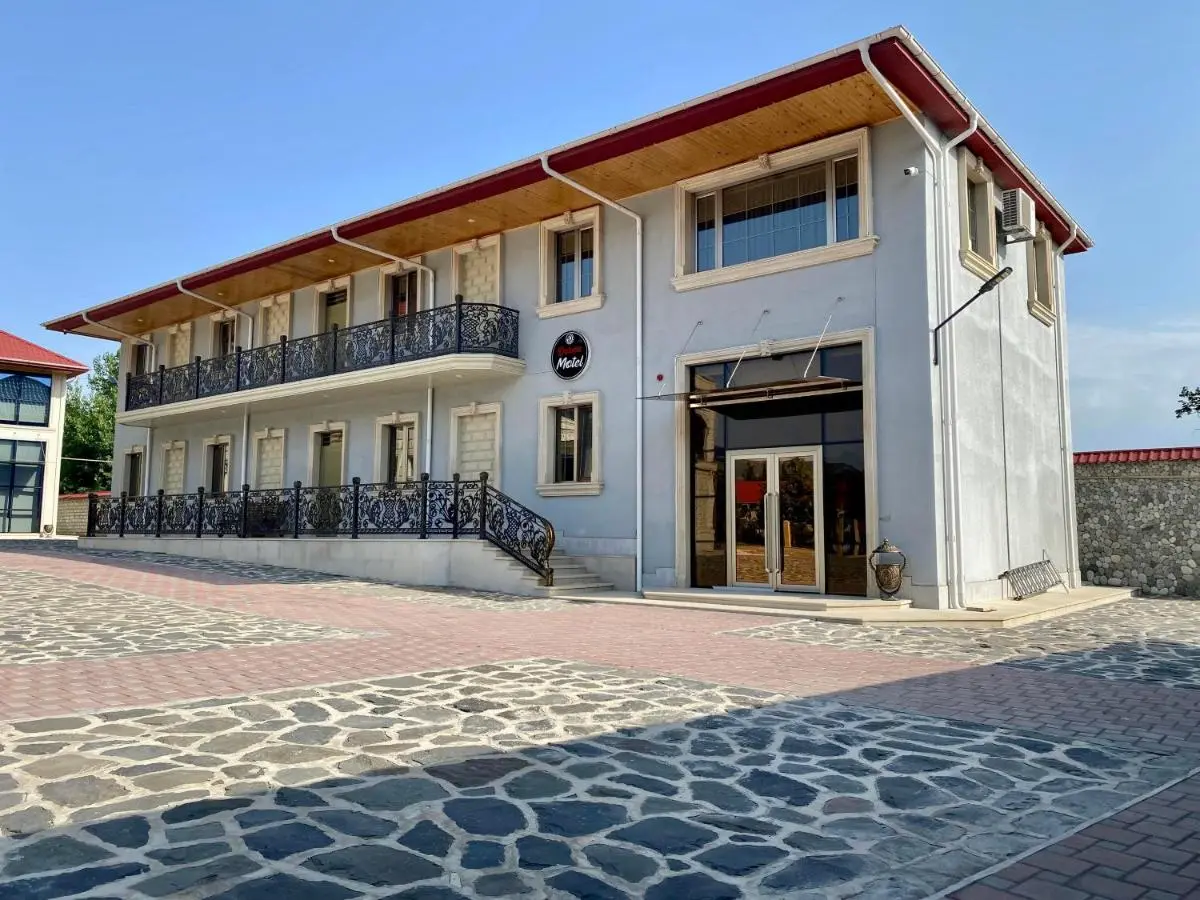 Deluxe Family Hotel