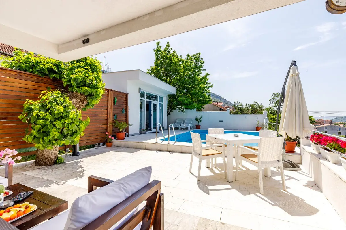 Sunset apartments with private pool and views
