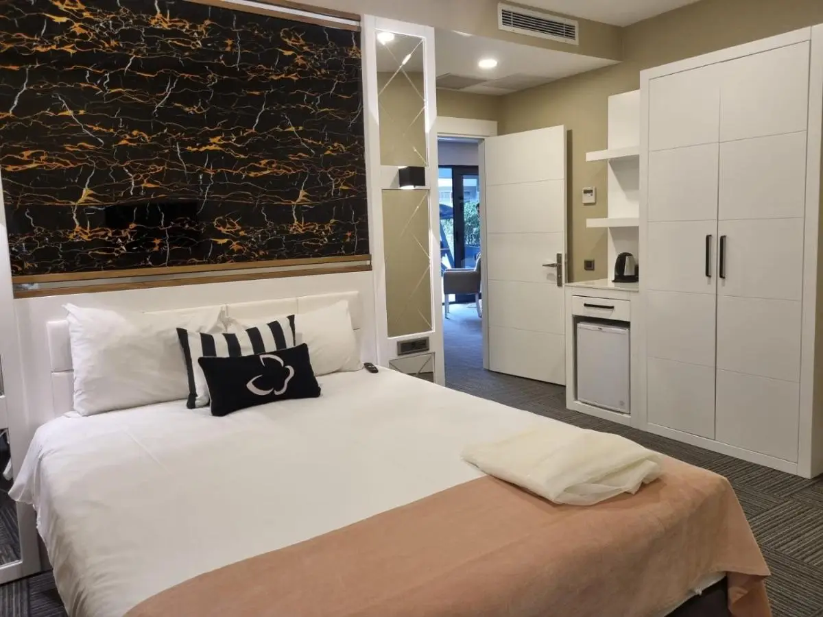 Mia Berre Hotels