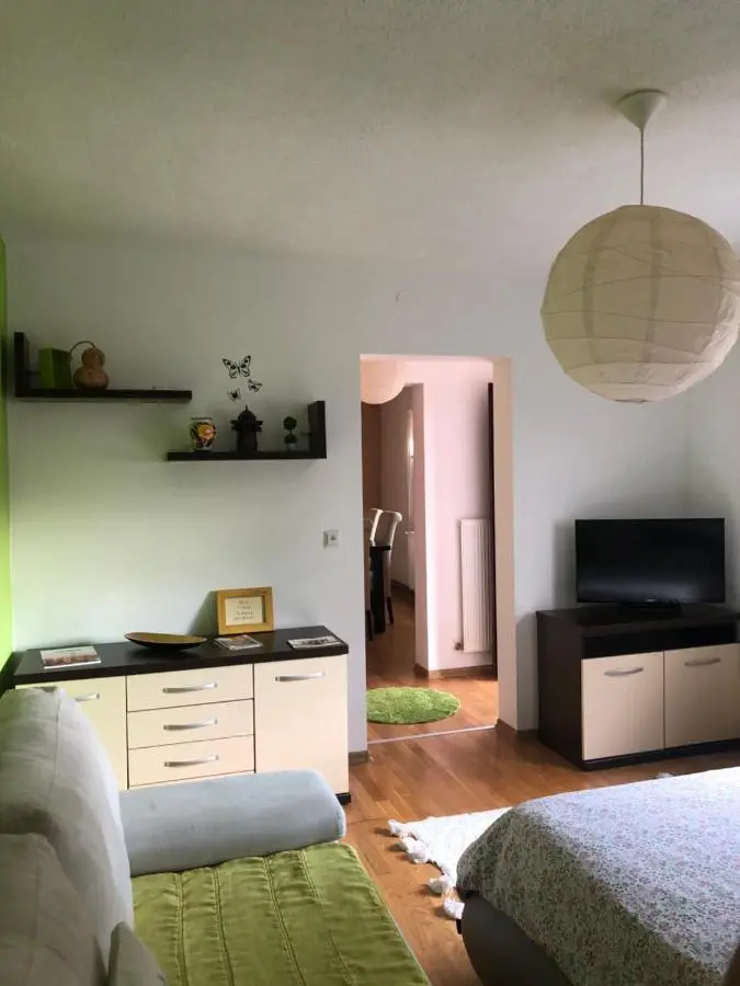 Apartment Incognito