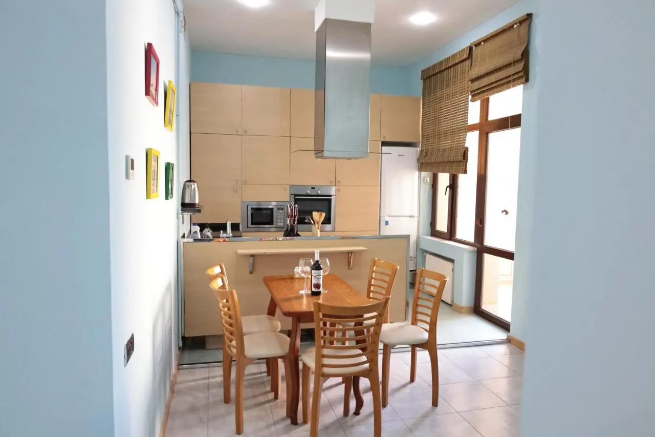 2 bathrooms apartment