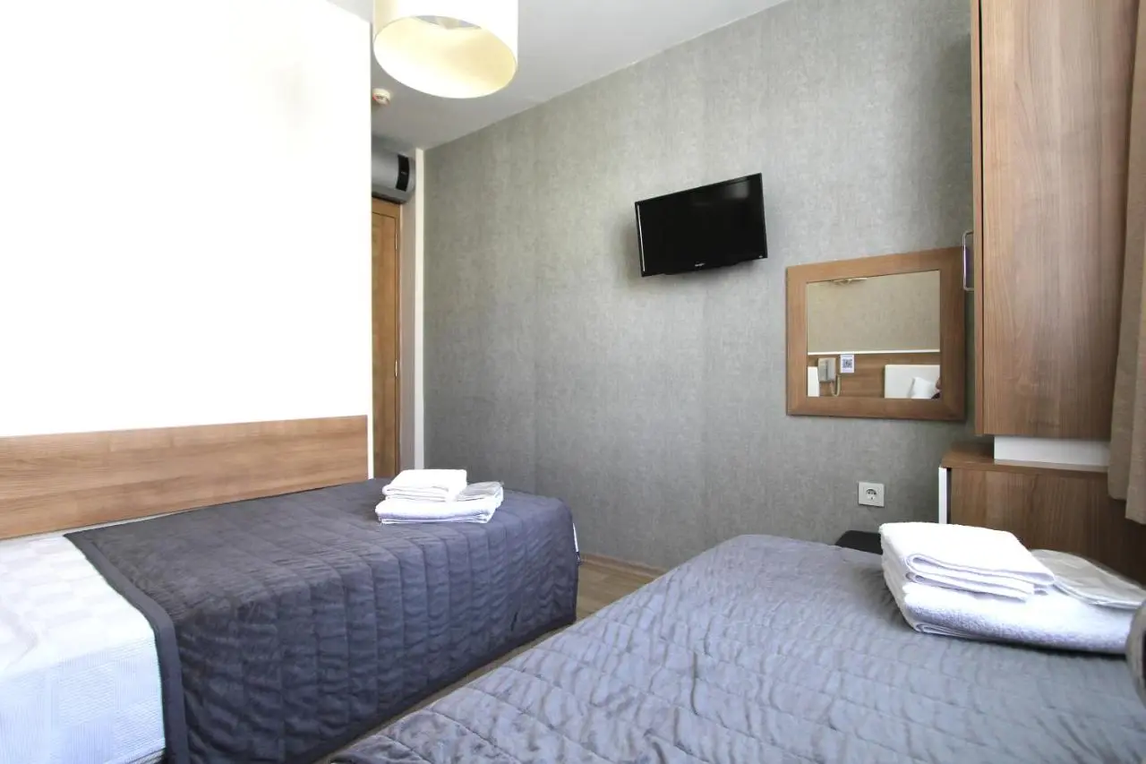 Metrohill Hotel