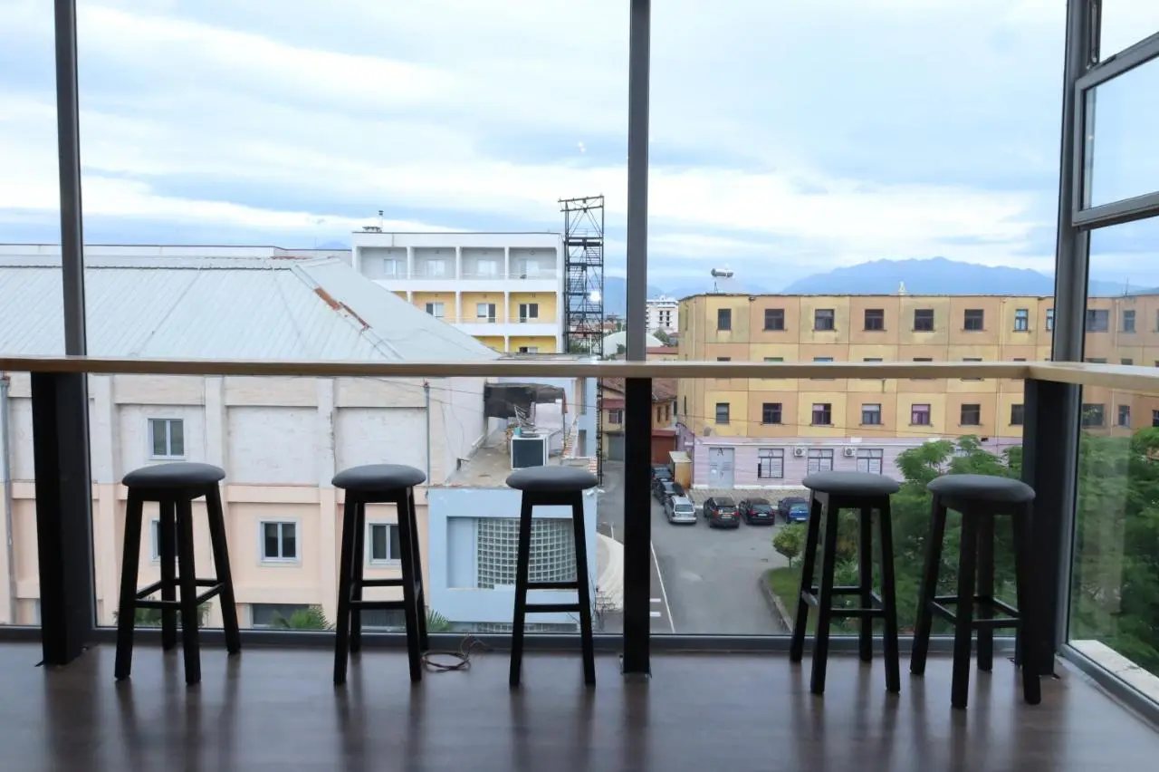 Hostel 90pods & C O working