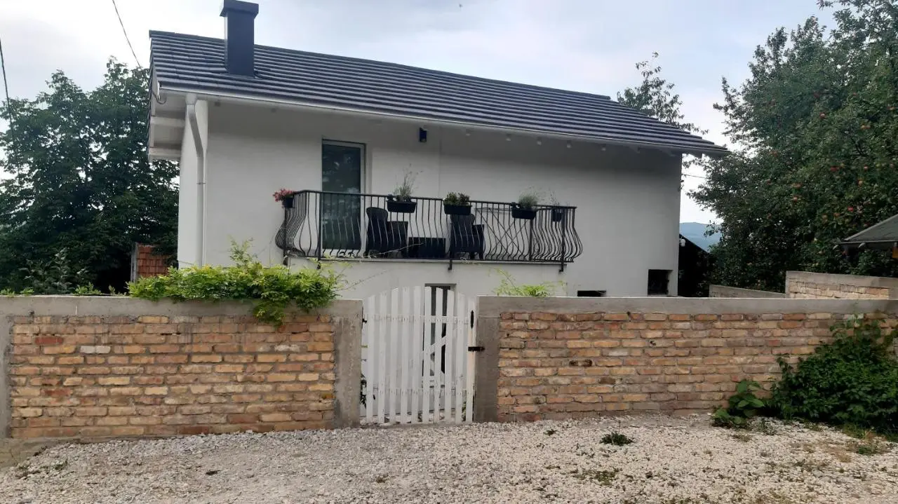 Ravne Rest House