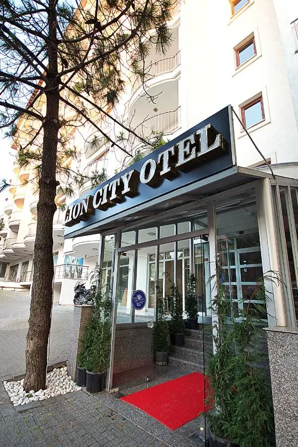 Lion City Hotel