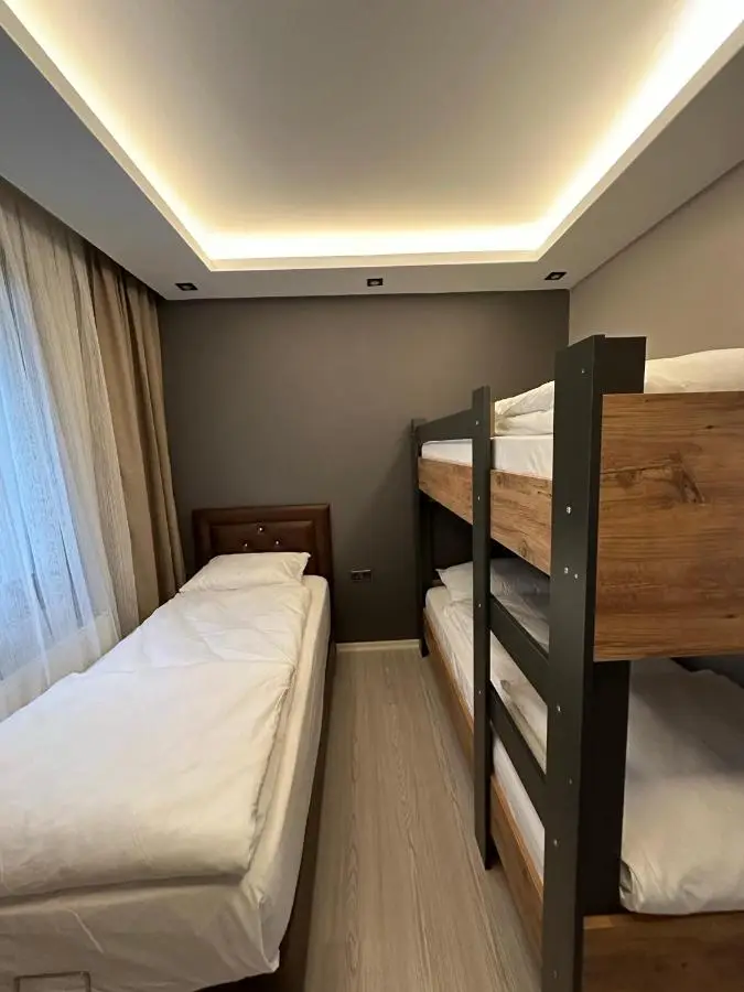 Tree Rose Suite