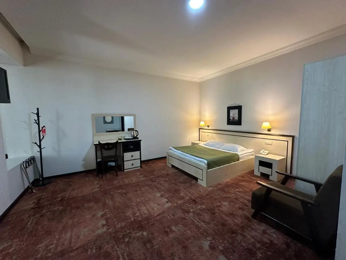 Hotel Cash