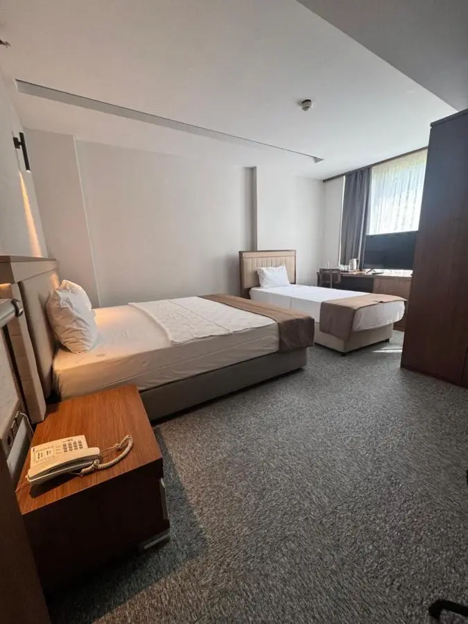 Ween Otel