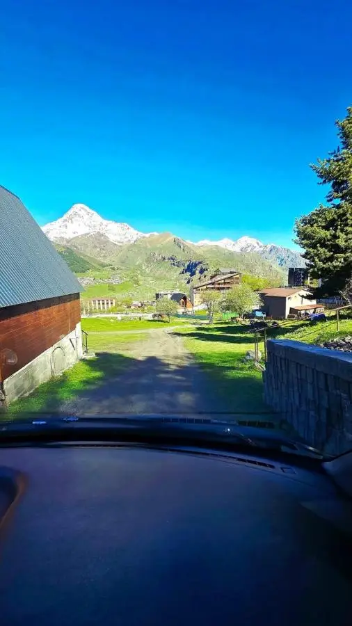 Elia Hut Kazbegi