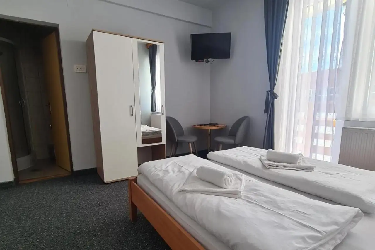 Apartments and Rooms Ski