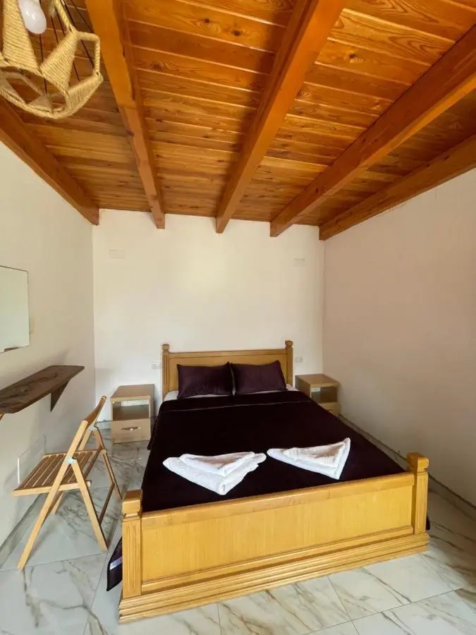 Thethi Paradise Hotel & Restaurant