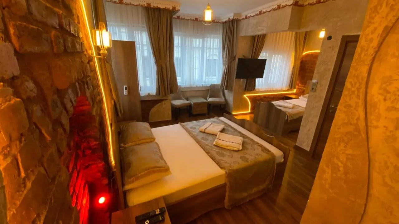 Golden Arrow Hotel