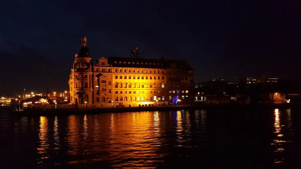 Hotel Peninsula