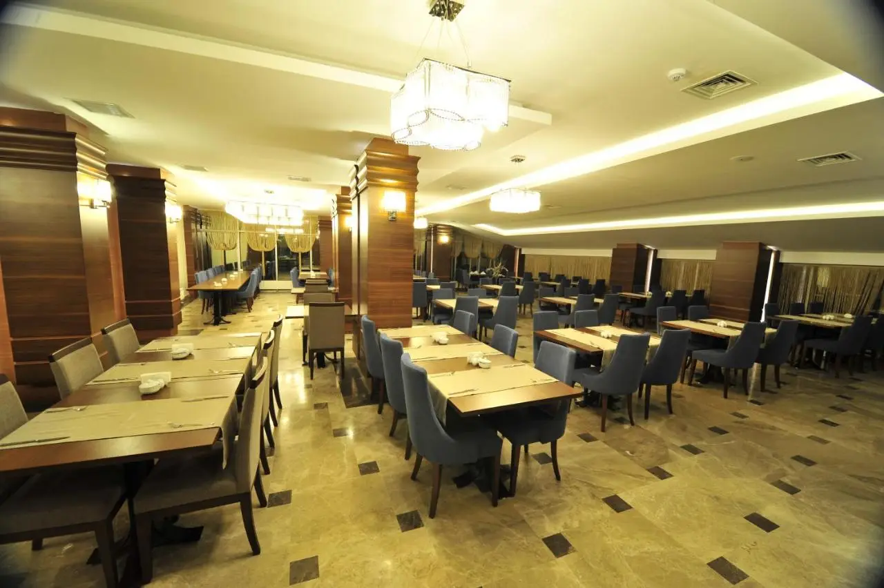 Grand Cenas Hotel
