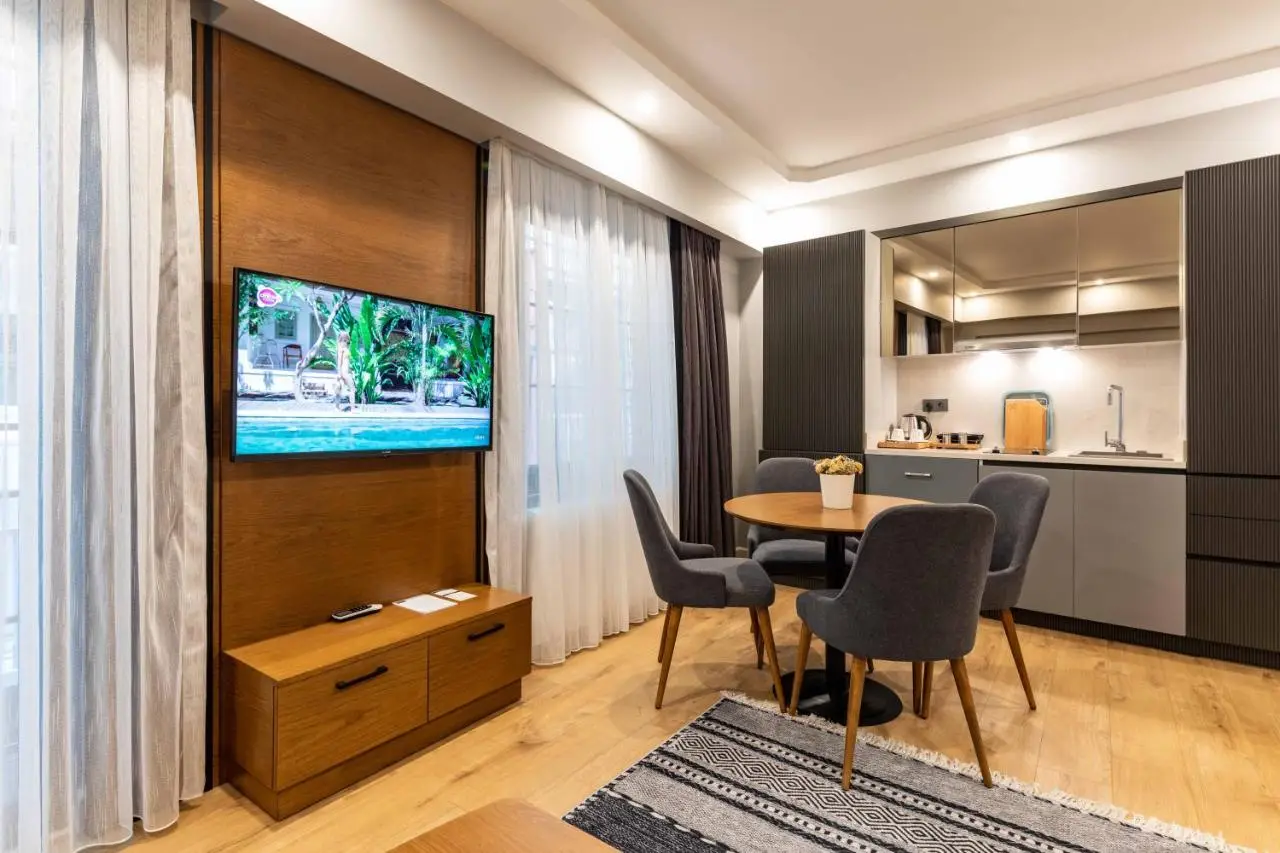 SALA SUITES