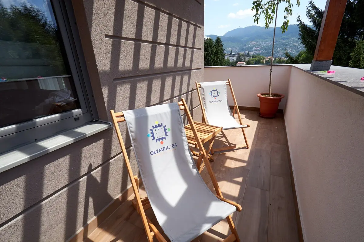 Olympic 84 outdoor Jacuzzi three bedroom apartment