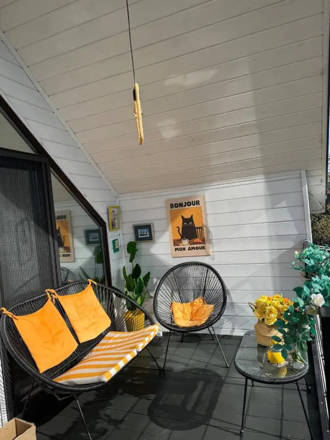 Yellow House Natakhtari