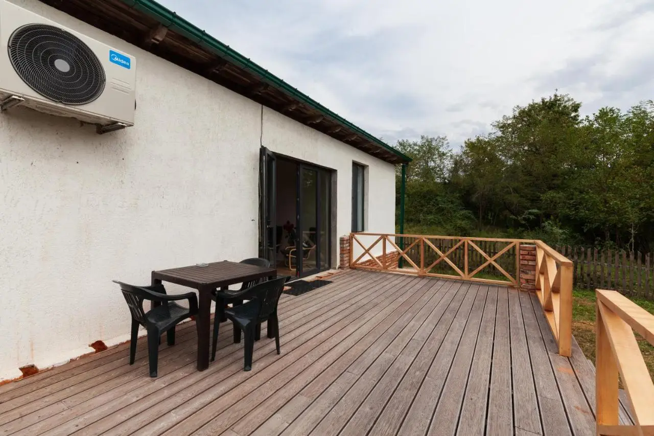 Renovated 3-bedroom House in Nature - Iskia Estate