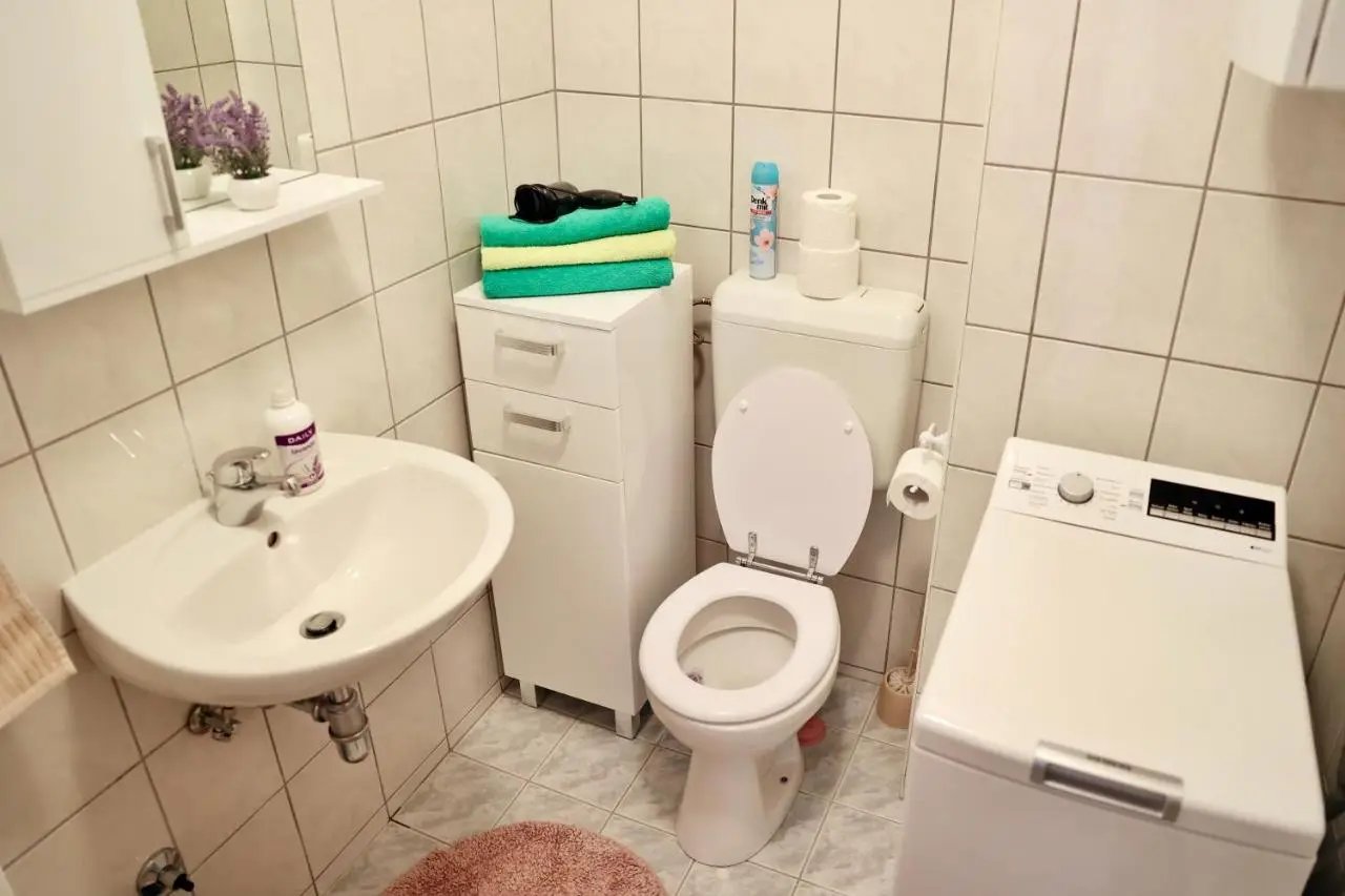 Apartment 11 - Great location, quiet but near the center