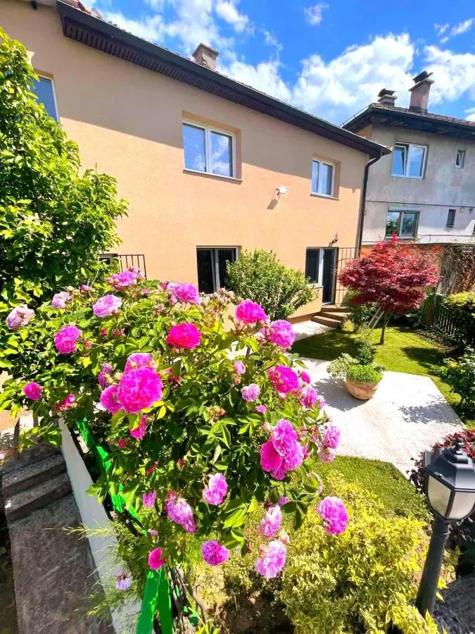 Garden free parking