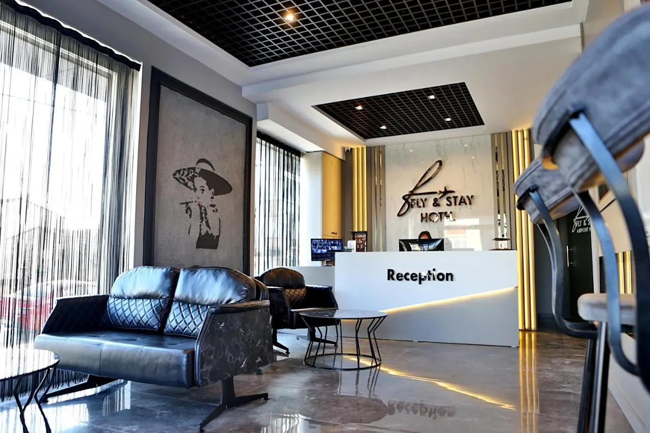 Fly And Stay Airport Hotel