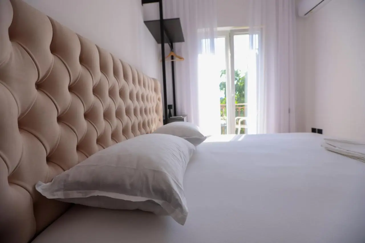 "MiddleNest" Central Apartment