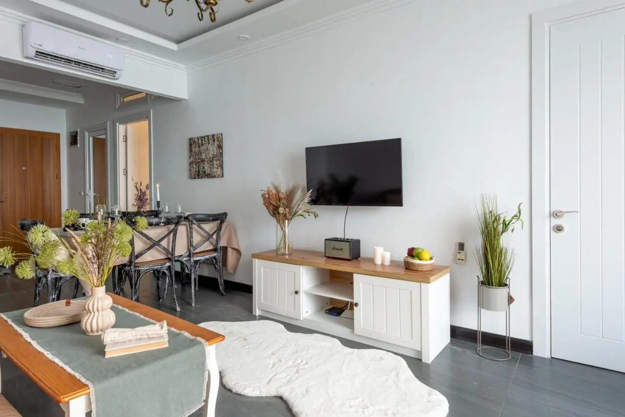 Sea Nirvana - Romantic Apartment with Sea View in Porta Batumi Tower