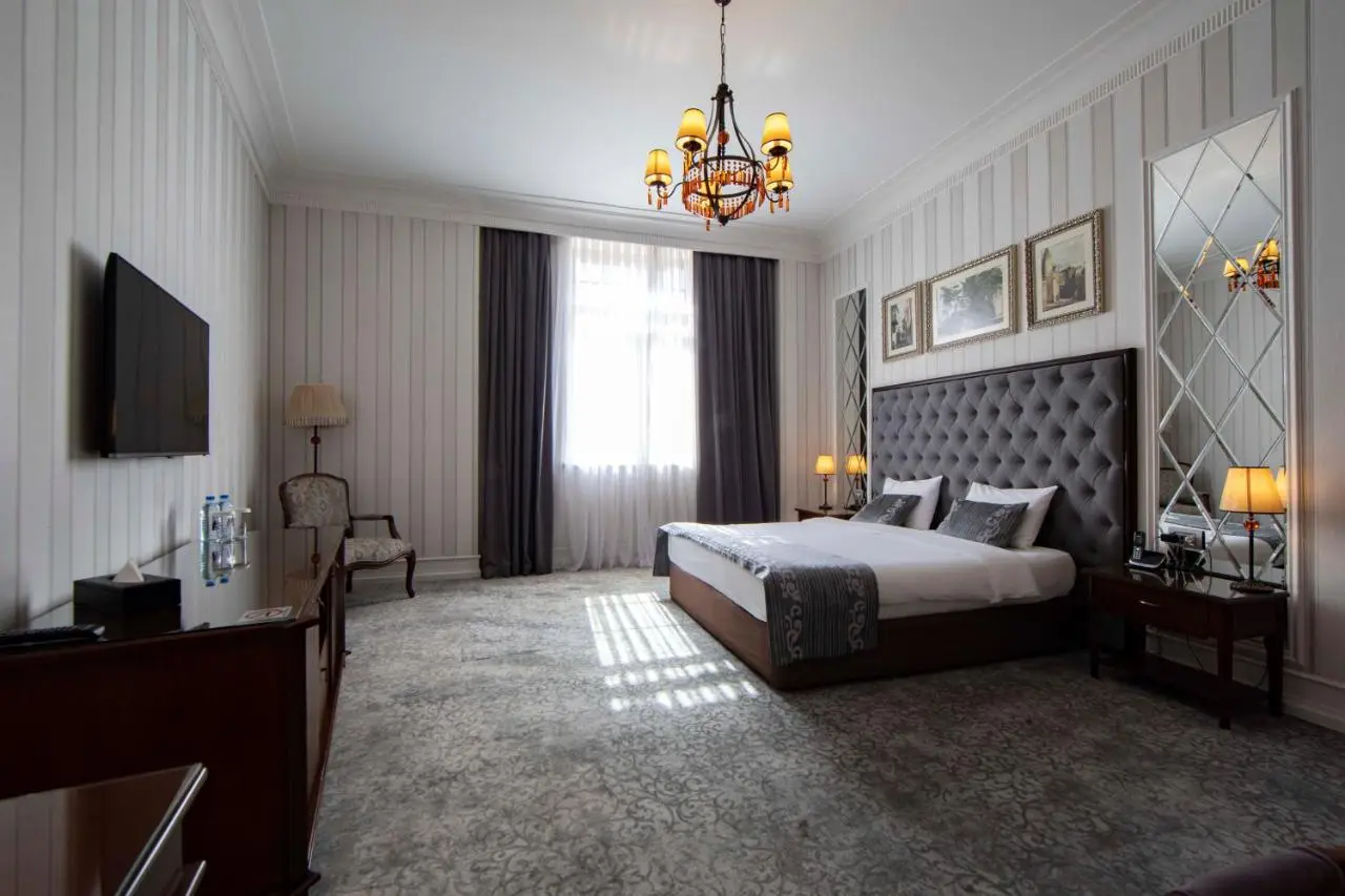Sapphire City Hotel