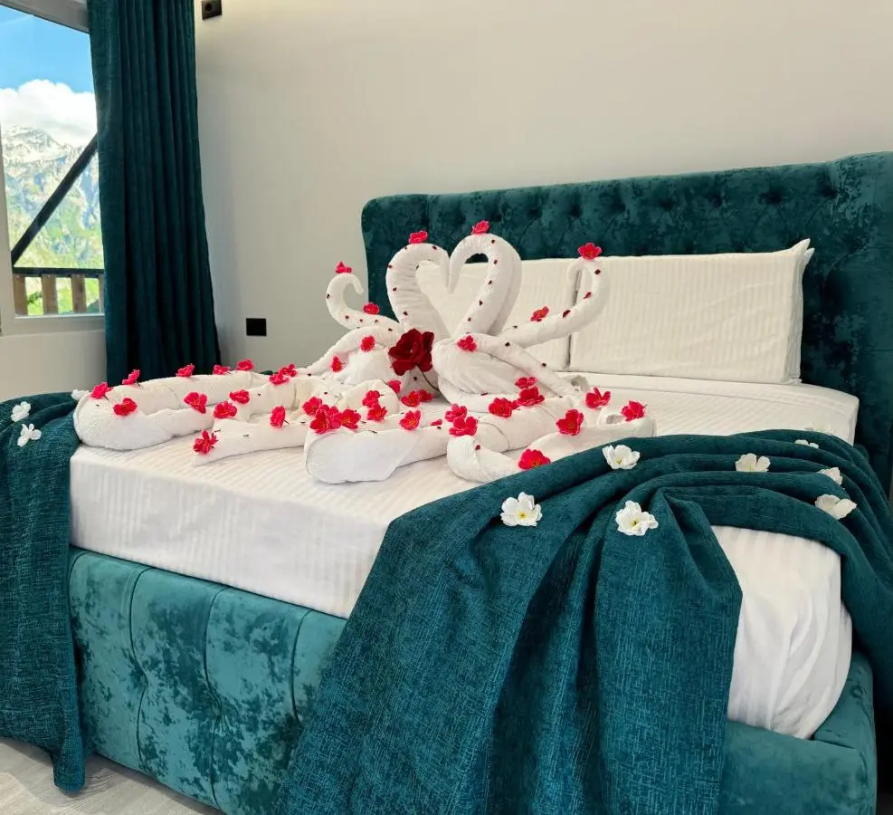Thethi Paradise Hotel & Restaurant