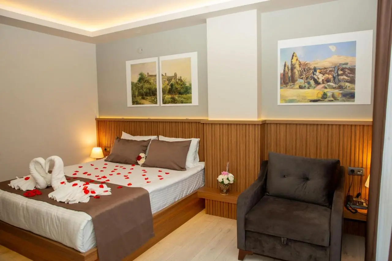 Airport Corner Hotel
