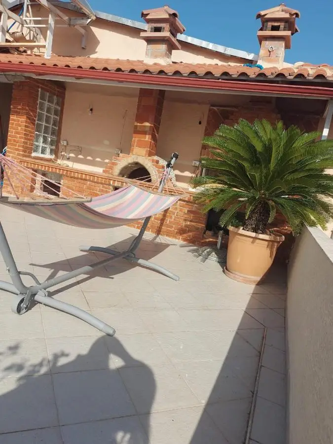 July Seaview Apartments