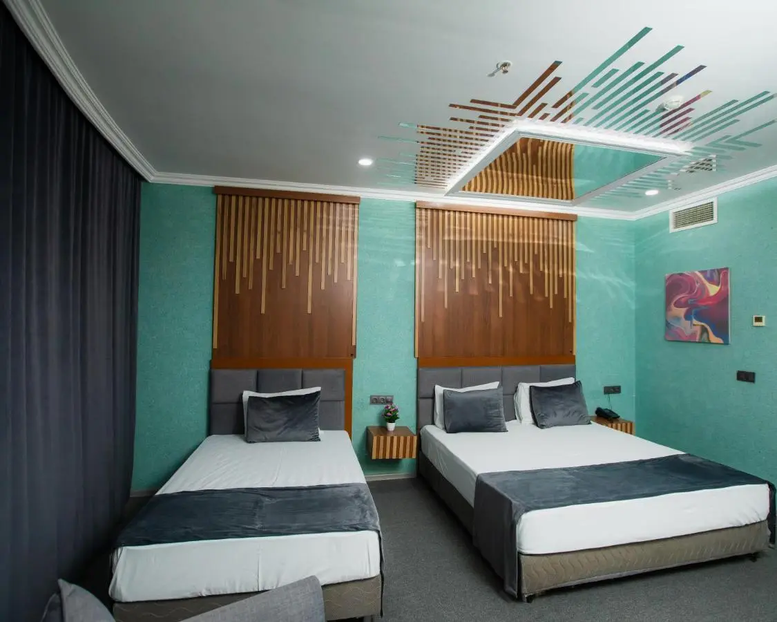 Corniche White City Hotel