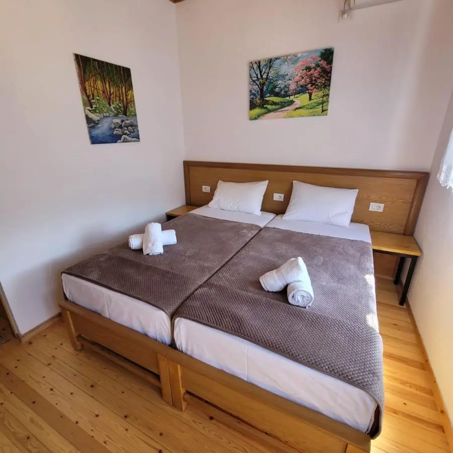Jona Guest house