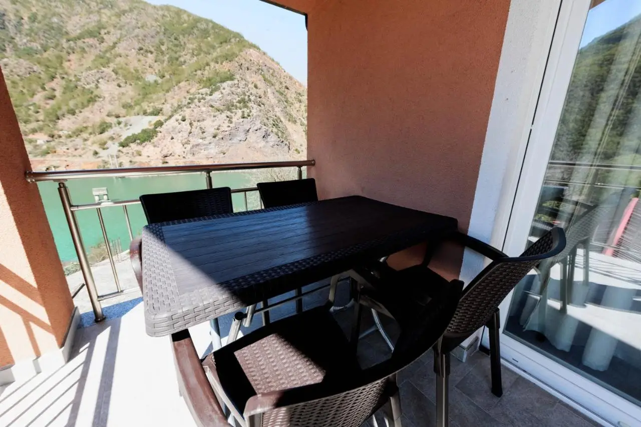 koman_lakeview_apartments