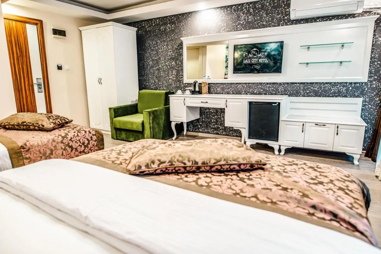 Lazz City Hotel