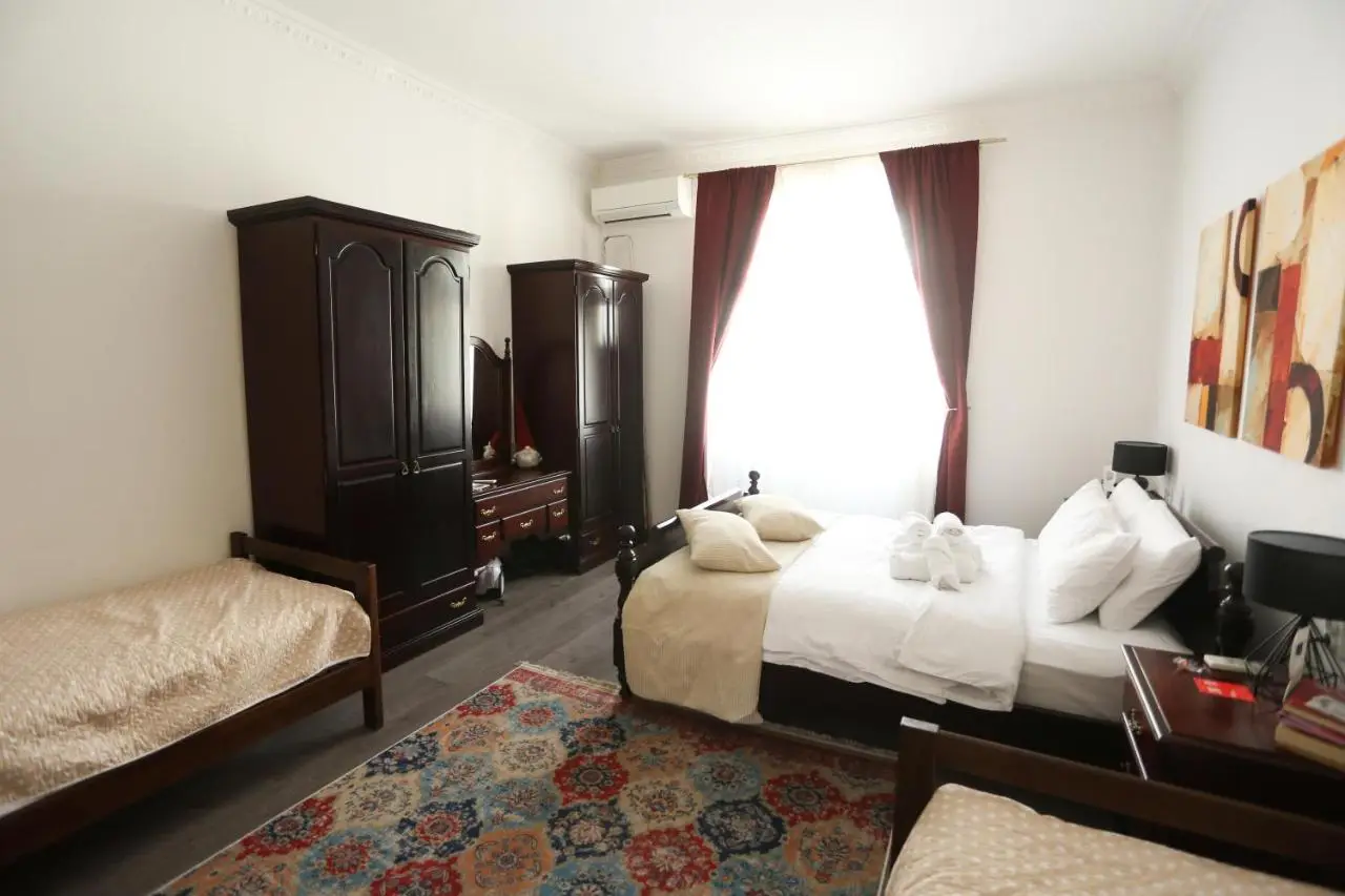 Main Street Retreat Apartment with Free Parking