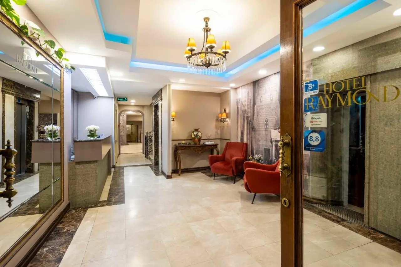 Raymond Hotel Old City