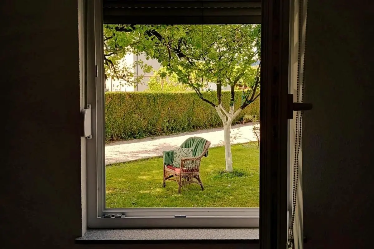Ćeif HOUSE