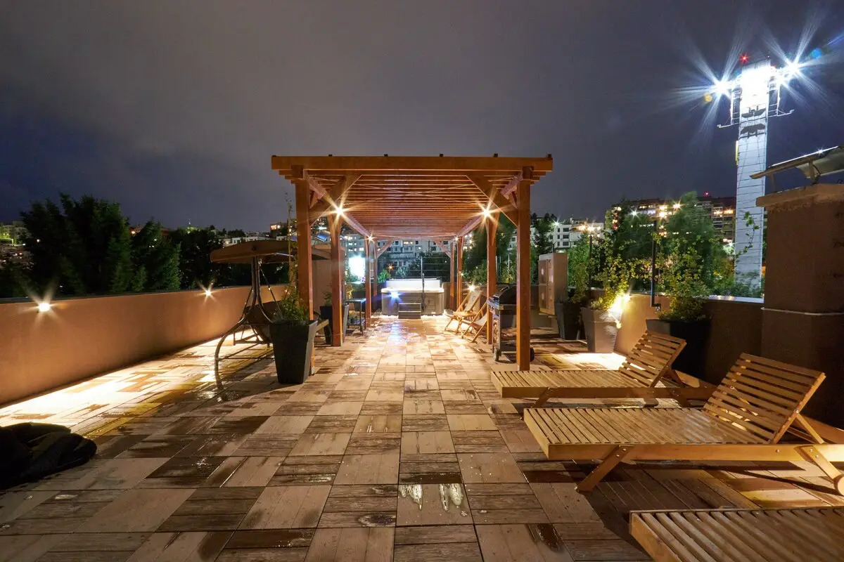 Olympic 84 outdoor Jacuzzi three bedroom apartment