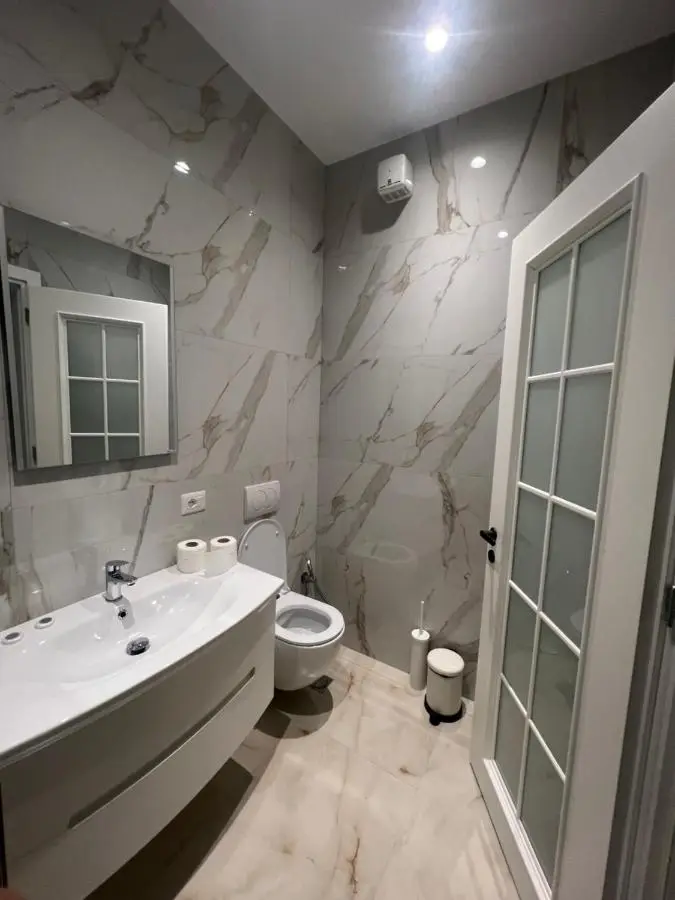 Cane Apartment Emerald