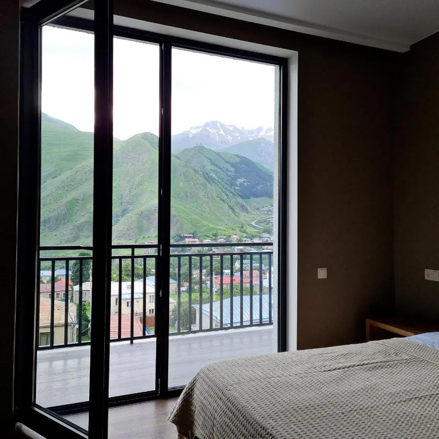 Kazbegi 4U