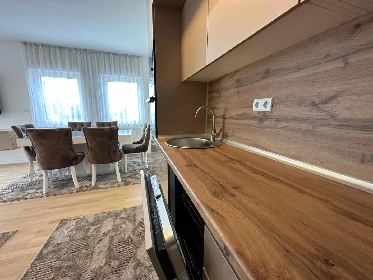 Apartment by expert Ado