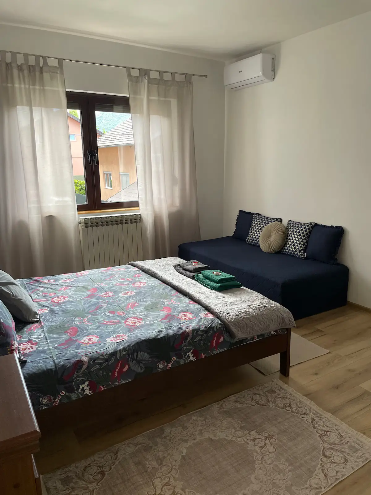 Olympic Silver Apt/ Free parking/ Garden/ Grill