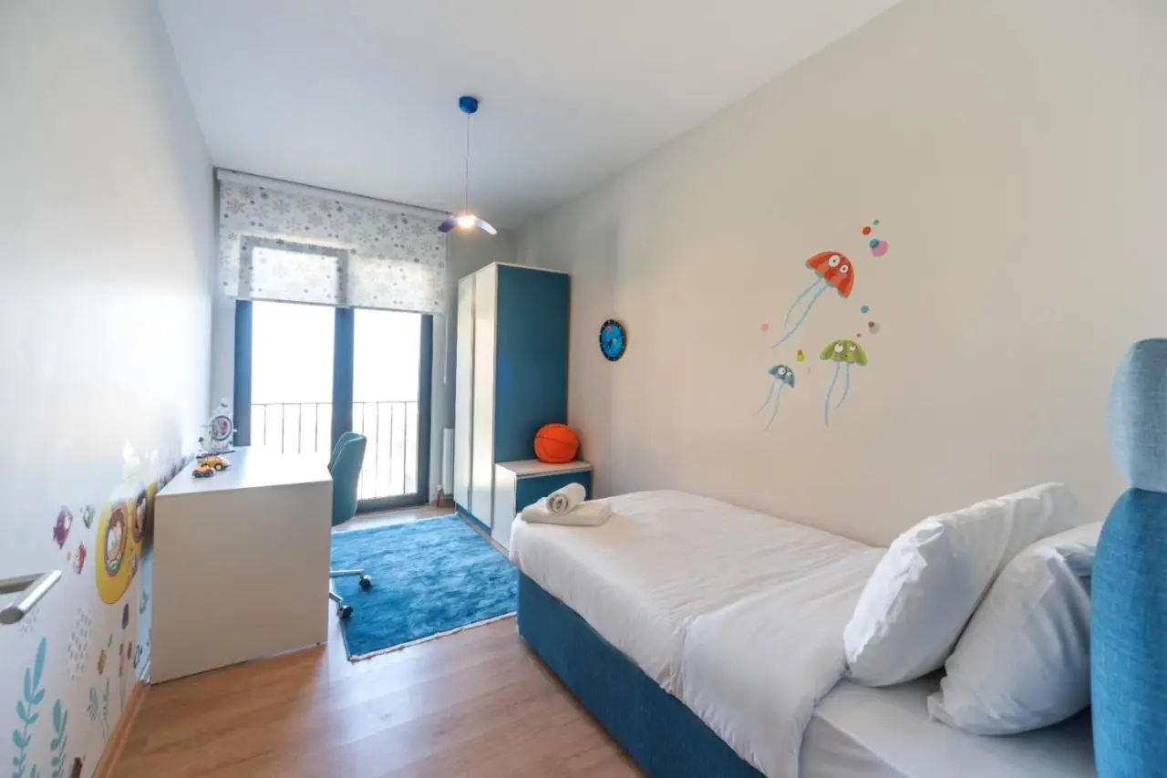 Green Hills Suites