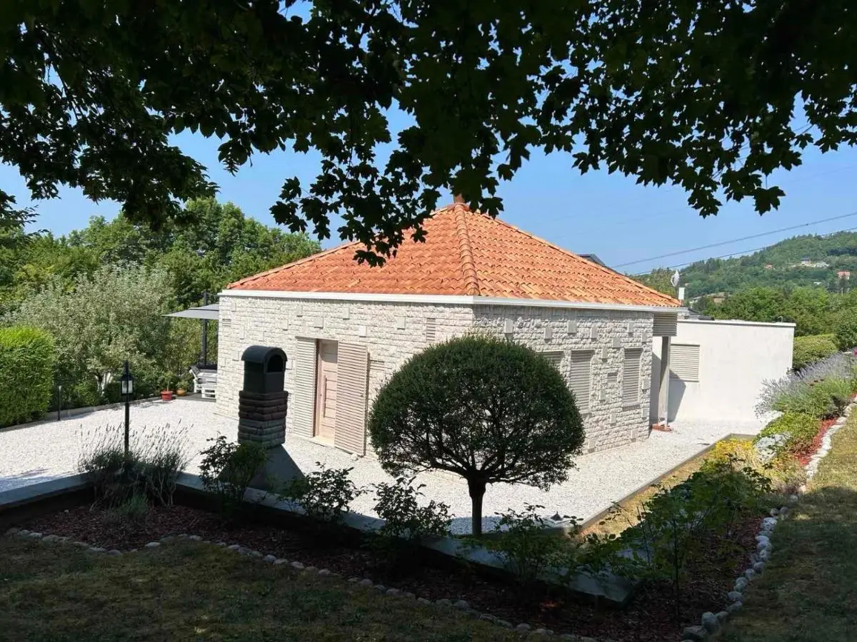 Woodrock Villa