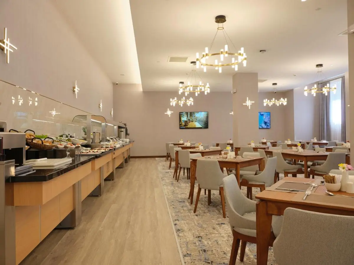 The Central Point Hotel Baku